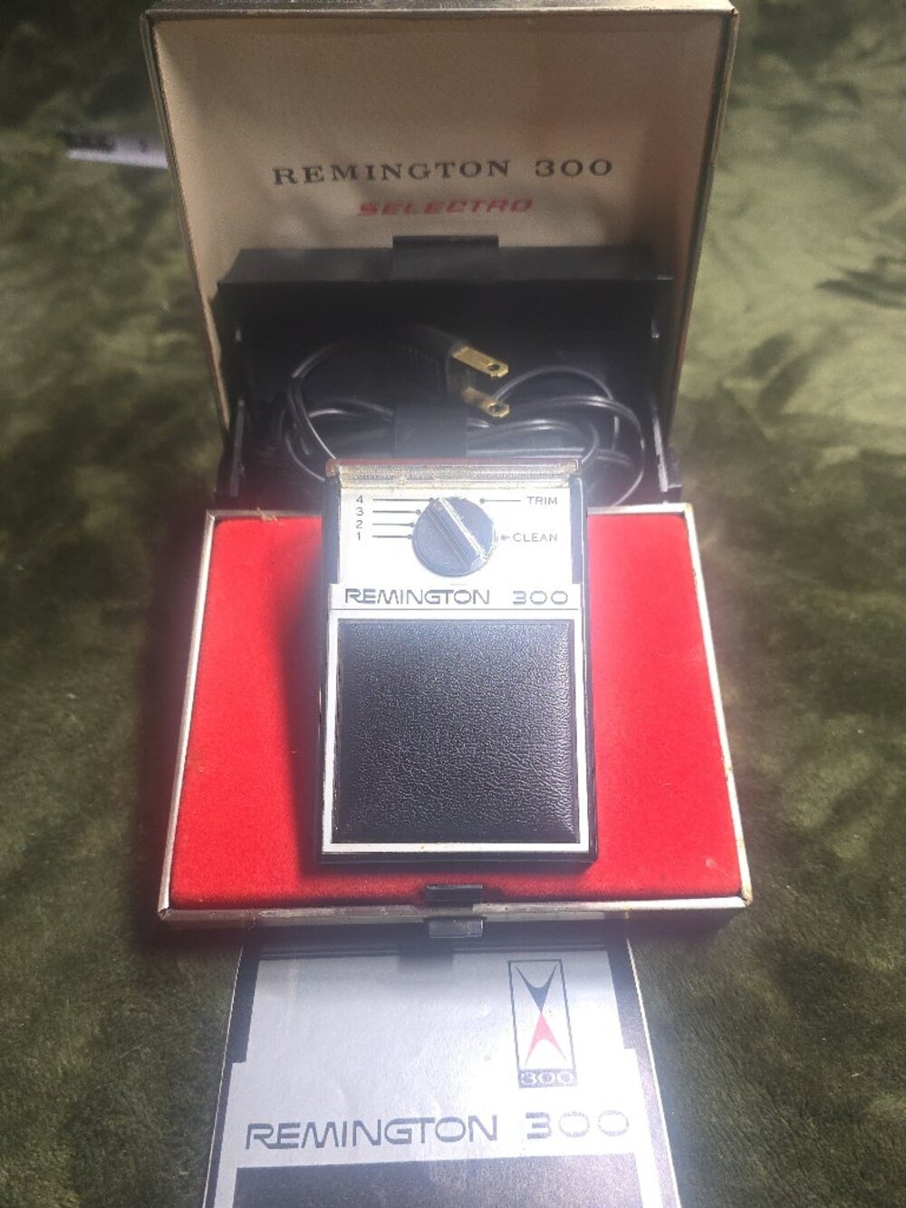 Vintage Remington 300 Selectro Electric Shaver with Case, Cord & Manual 1960s